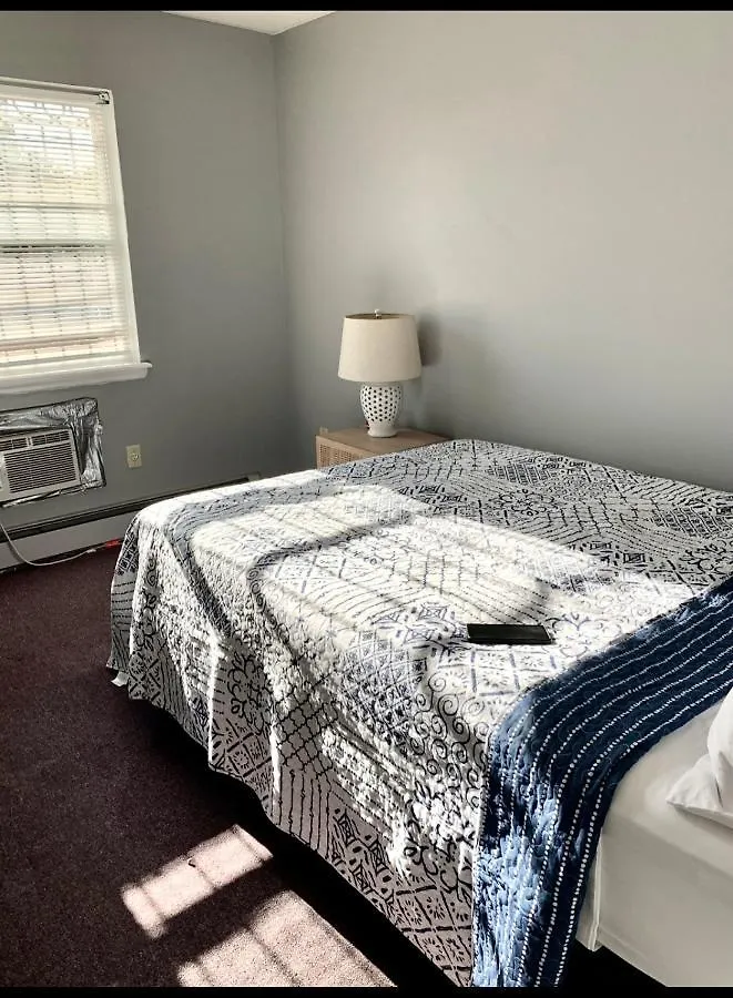 Large 3-Bedrooms/2-Bath Apt, One Block To Train New York United States